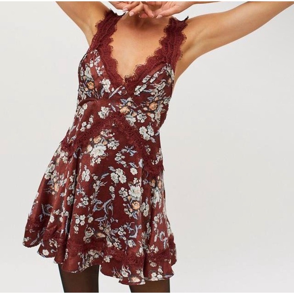 Urban Outfitters Burgundy Floral Satin Lace Trim Mini Dress Womens Large L Boho